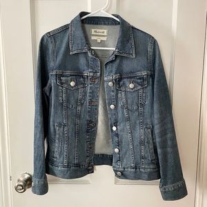Madewell Classic Fit Jean Jacket size Medium